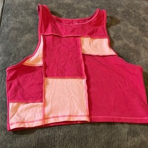 Social Tourist size M crop top